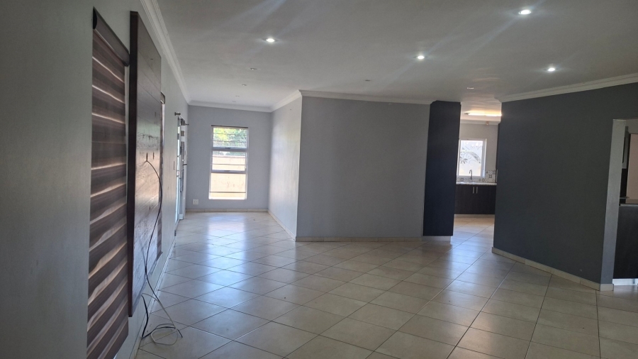 4 Bedroom Property for Sale in Sunrise On Sea Eastern Cape